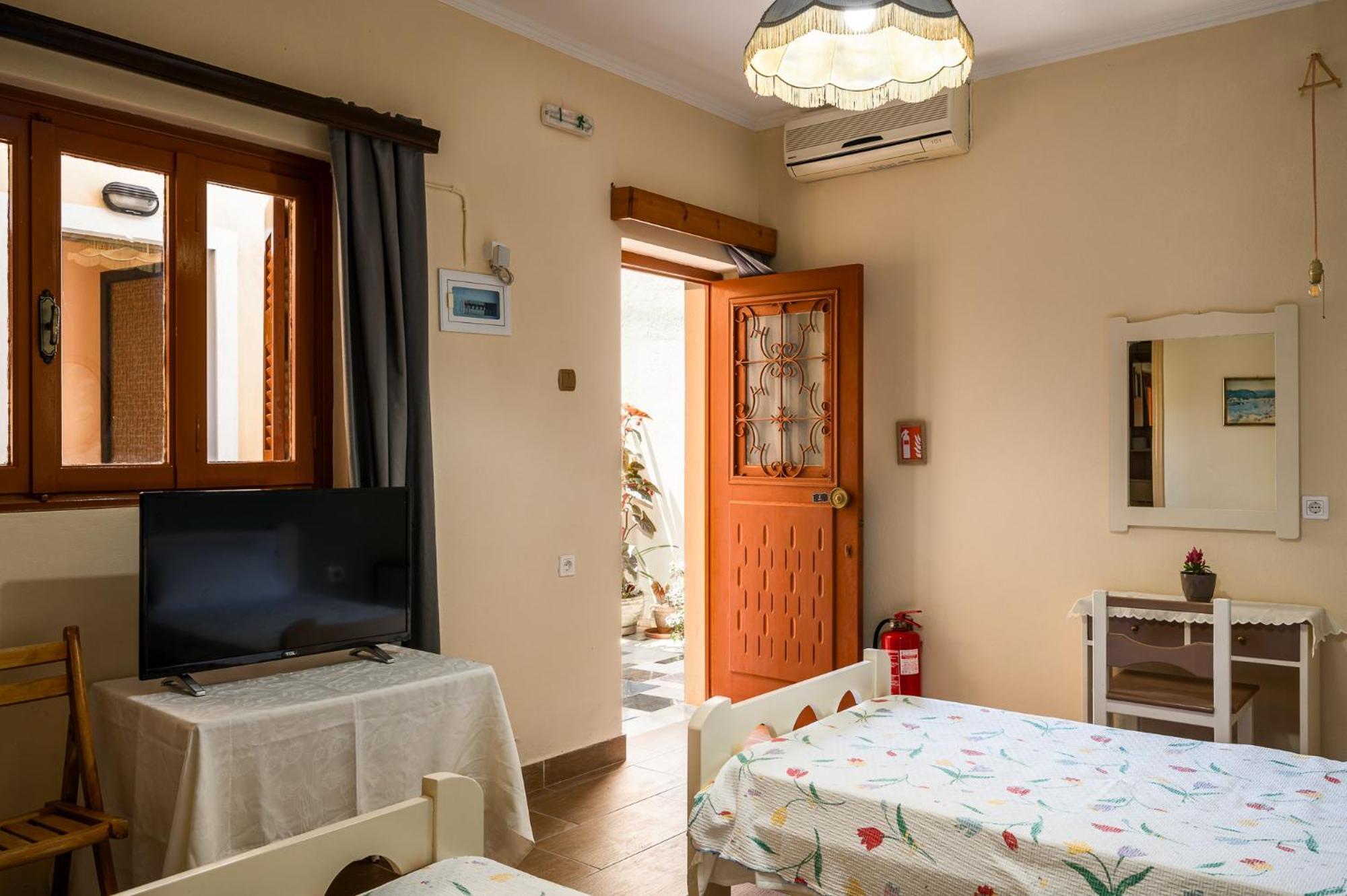 Agaloula Centrally Located Apartments, Lakka מראה חיצוני תמונה