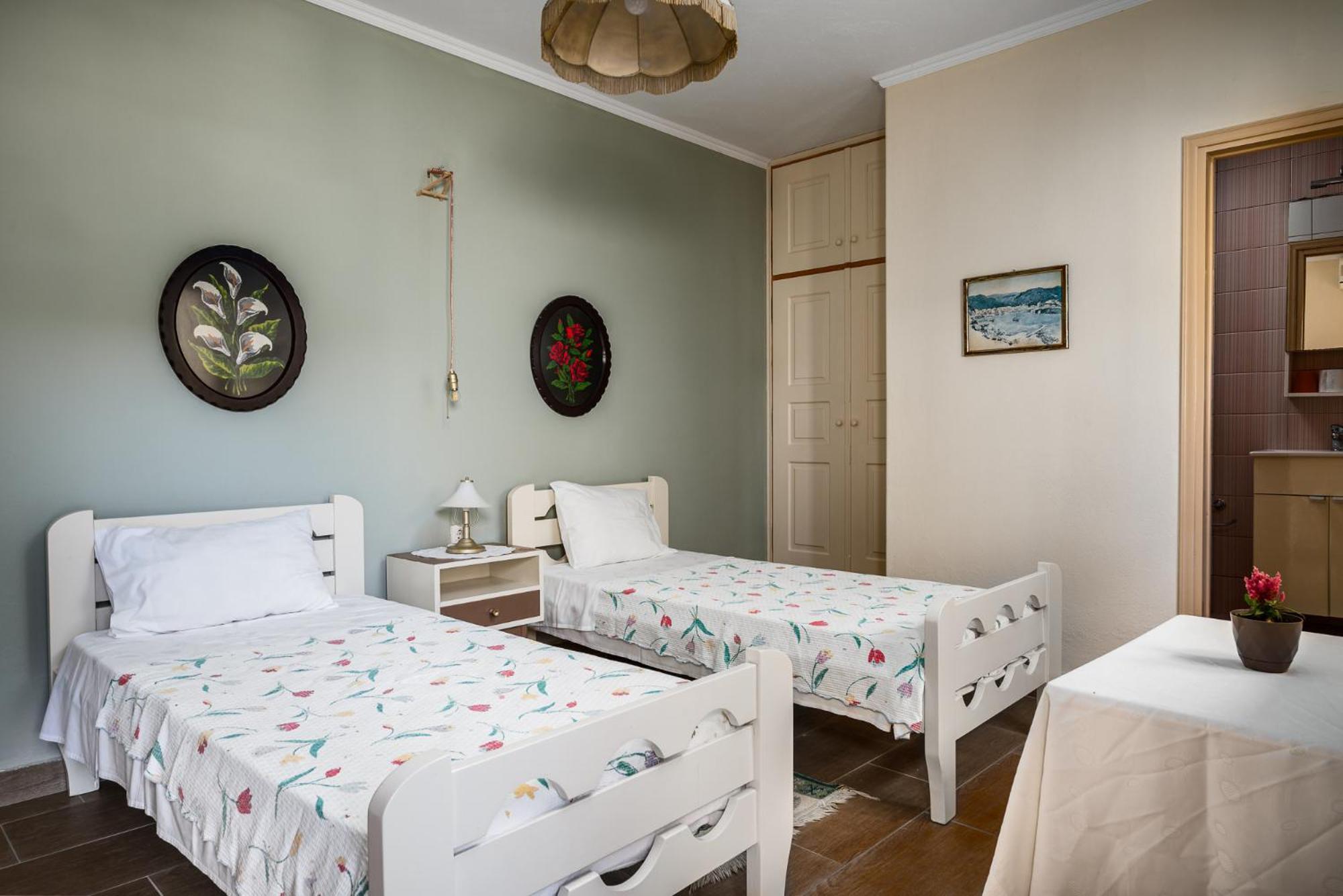 Agaloula Centrally Located Apartments, Lakka מראה חיצוני תמונה