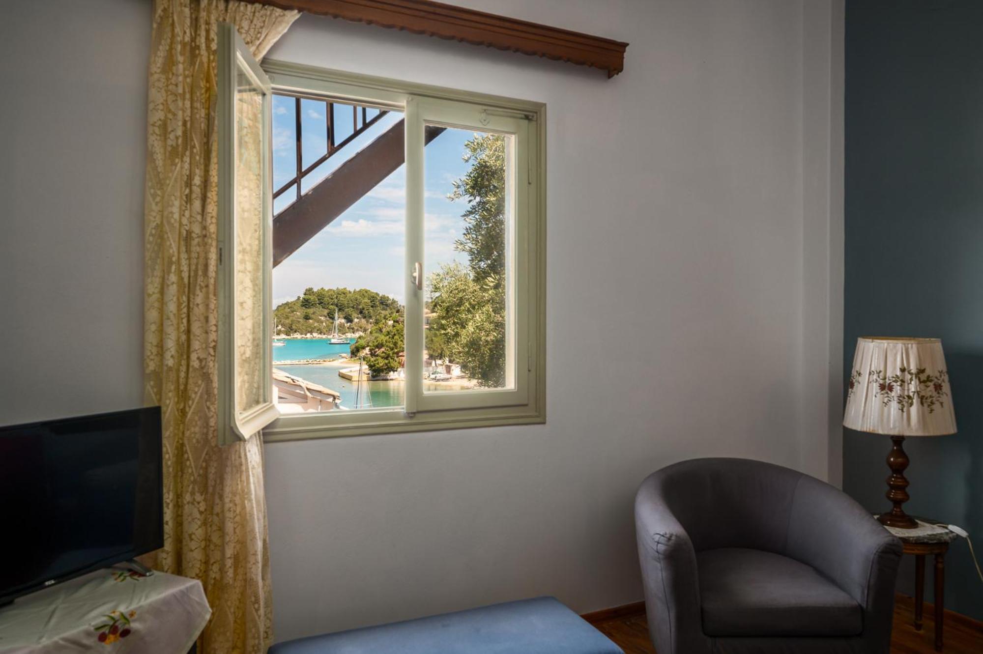 Agaloula Centrally Located Apartments, Lakka מראה חיצוני תמונה